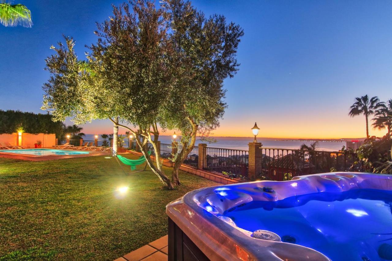 Beachside Villa With Panoramic Sea Views Benalmádena Extérieur photo