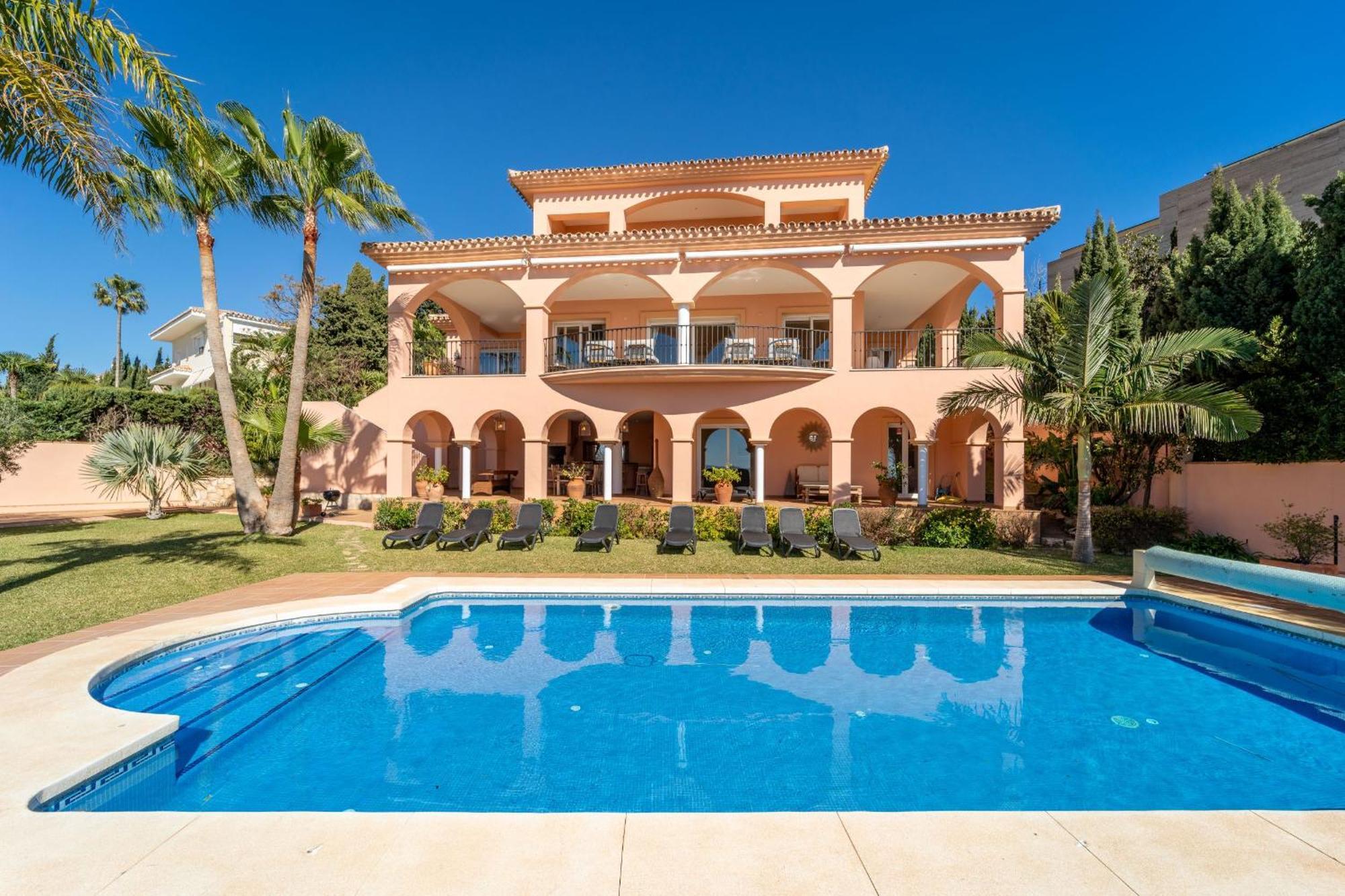 Beachside Villa With Panoramic Sea Views Benalmádena Extérieur photo