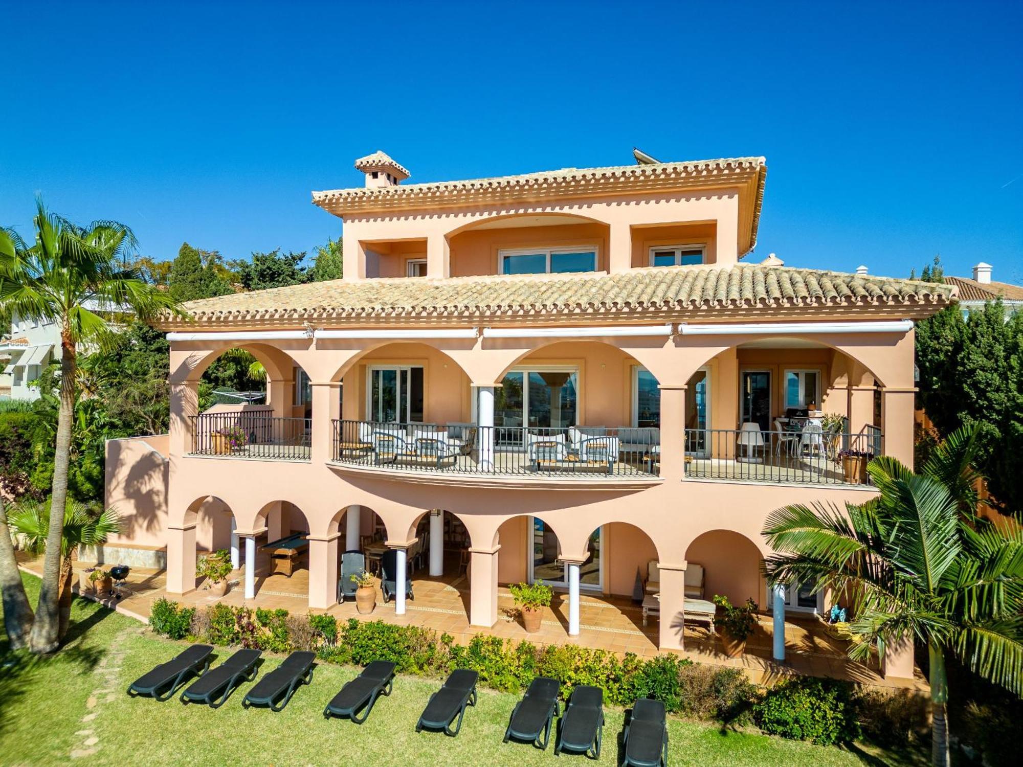 Beachside Villa With Panoramic Sea Views Benalmádena Extérieur photo