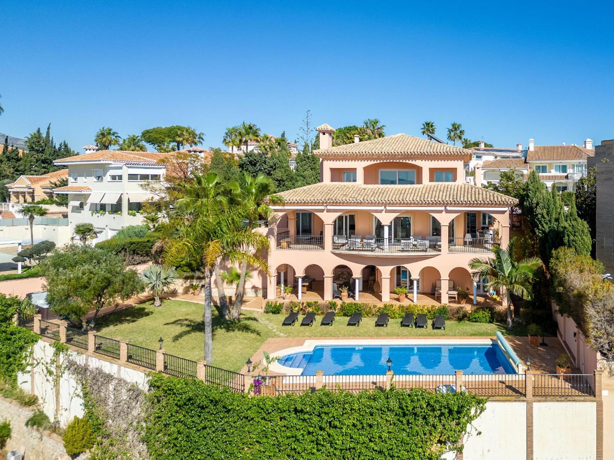 Beachside Villa With Panoramic Sea Views Benalmádena Extérieur photo