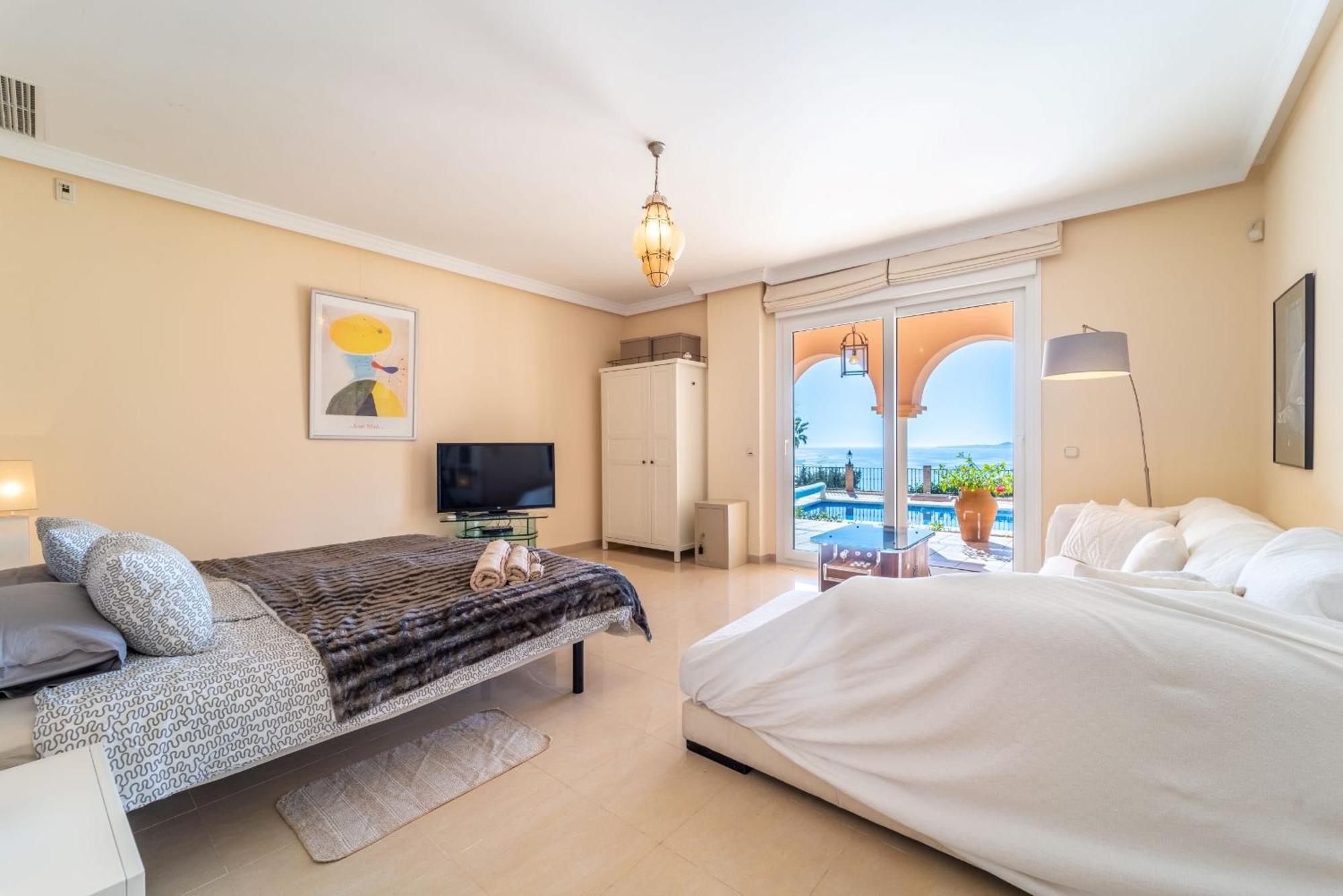Beachside Villa With Panoramic Sea Views Benalmádena Extérieur photo