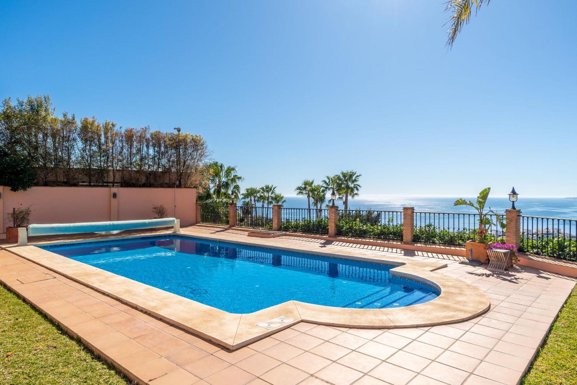 Beachside Villa With Panoramic Sea Views Benalmádena Extérieur photo