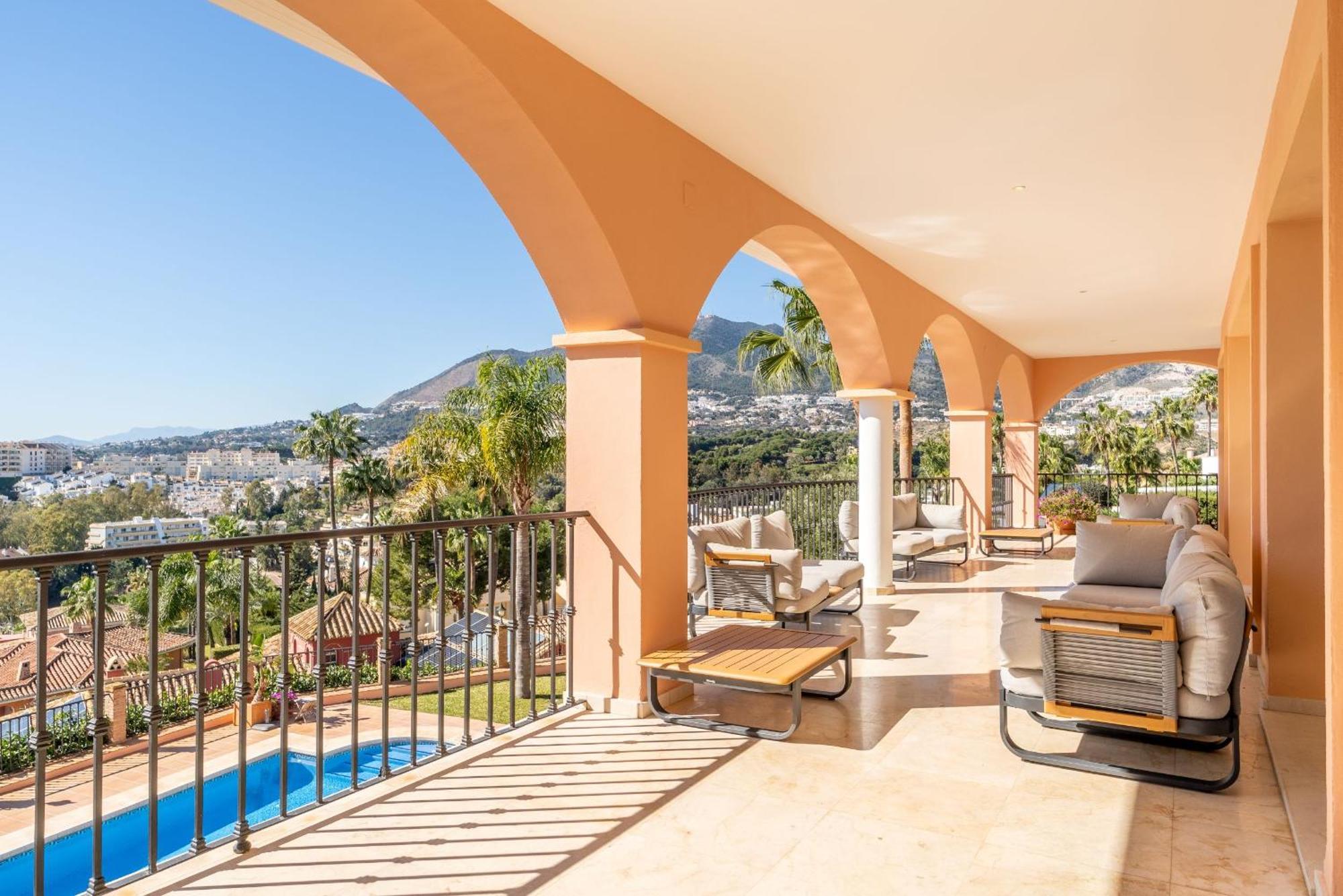 Beachside Villa With Panoramic Sea Views Benalmádena Extérieur photo