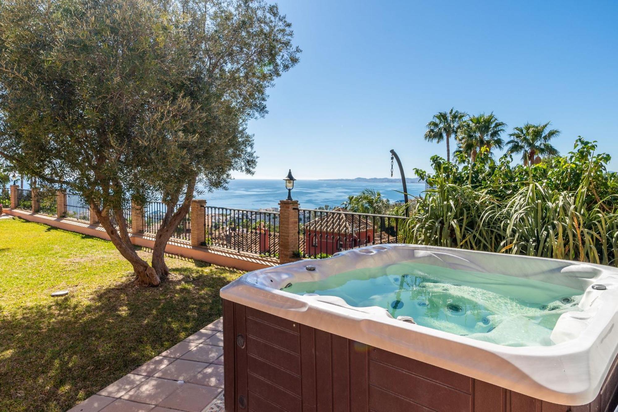 Beachside Villa With Panoramic Sea Views Benalmádena Extérieur photo