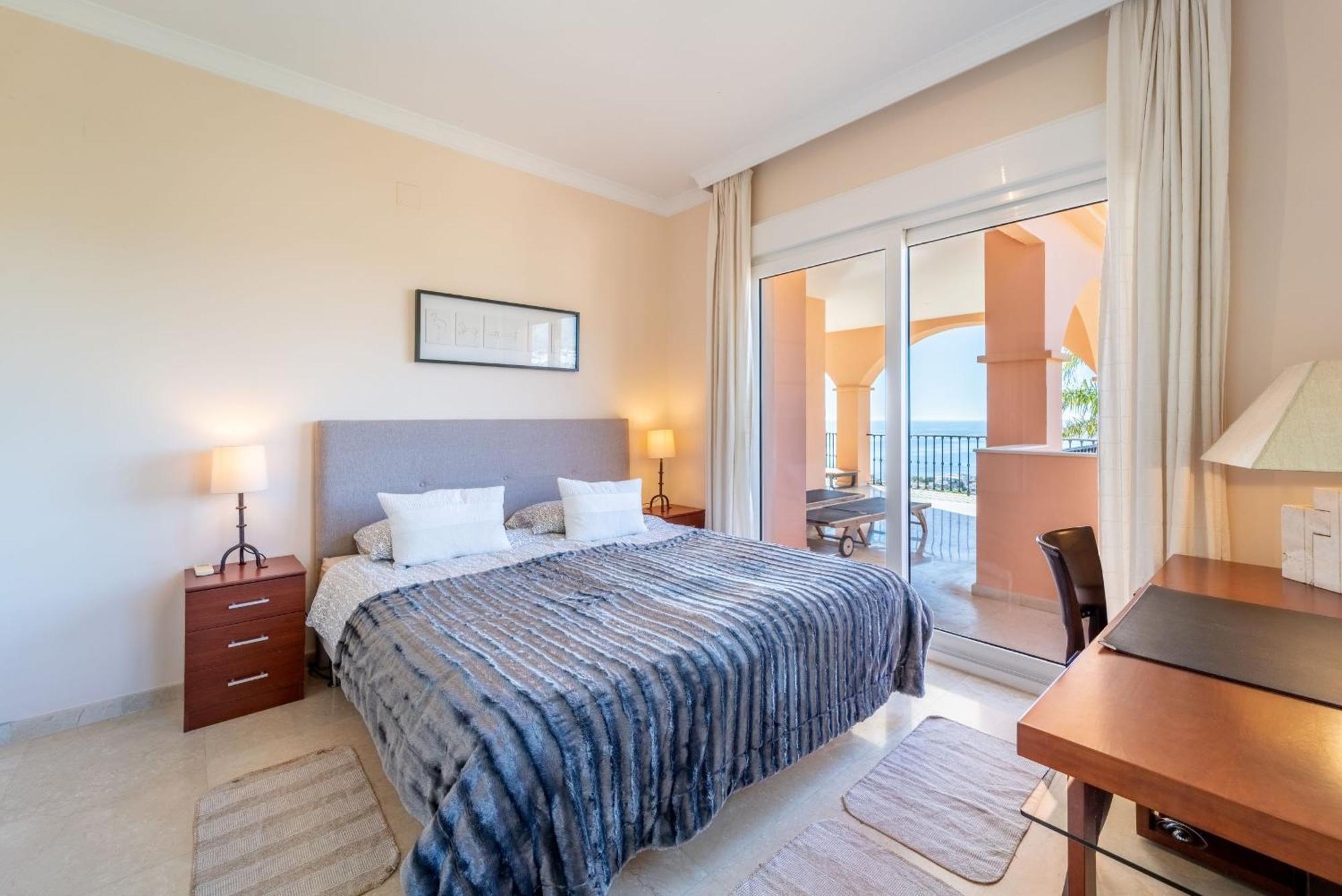 Beachside Villa With Panoramic Sea Views Benalmádena Extérieur photo
