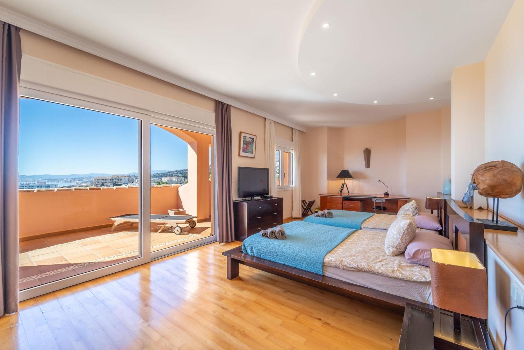 Beachside Villa With Panoramic Sea Views Benalmádena Extérieur photo