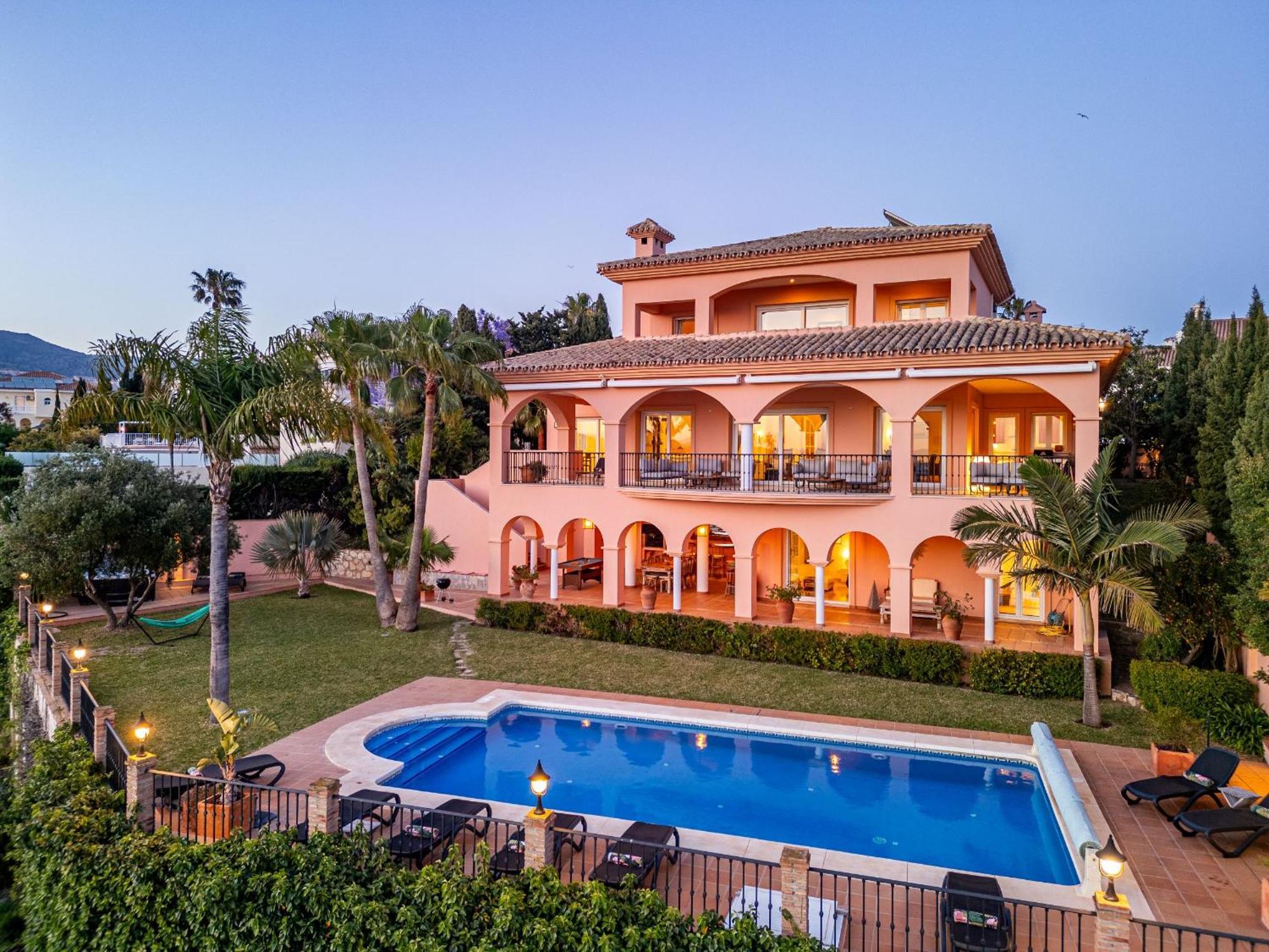 Beachside Villa With Panoramic Sea Views Benalmádena Extérieur photo